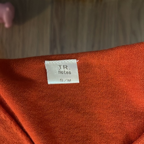 Beautiful so soft sweater by TR notes - Picture 2 of 3